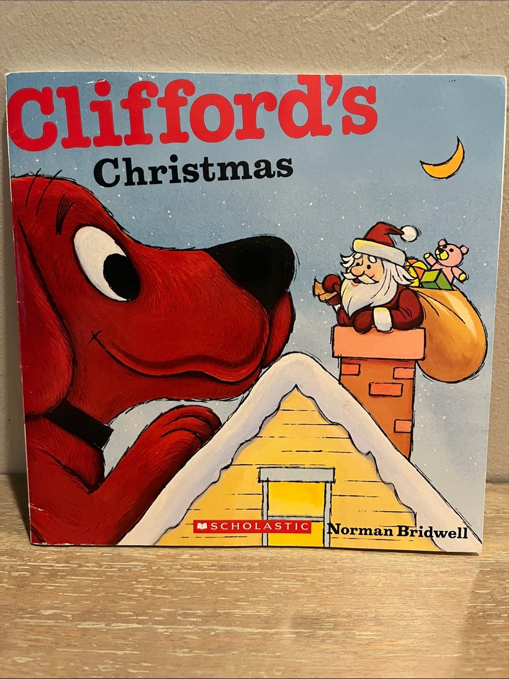 Scholastic Clifford's Christmas Picture Book - Red, Yellow, Blue